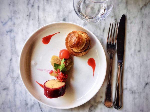 Can You Bake a Gourmet Rhubarb and Ginger Crumble with a Crisp Topping?